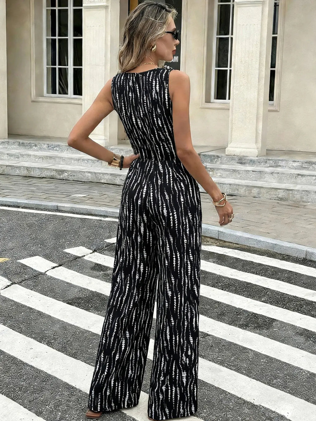 French Vintage Sleeveless Print Jumpsuit, V-Neck A-Line Skirt, Summer Beach Vacation, Outdoor Picnic, Coffee Date, Daily Commute